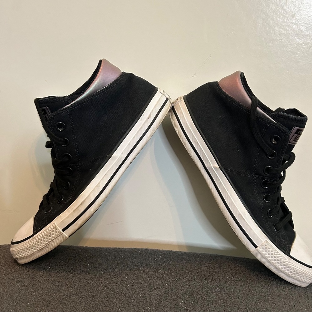 Converse Chuck Taylor All⭐️Star Size 10 Iridescent trim - Picture 9 of 9
